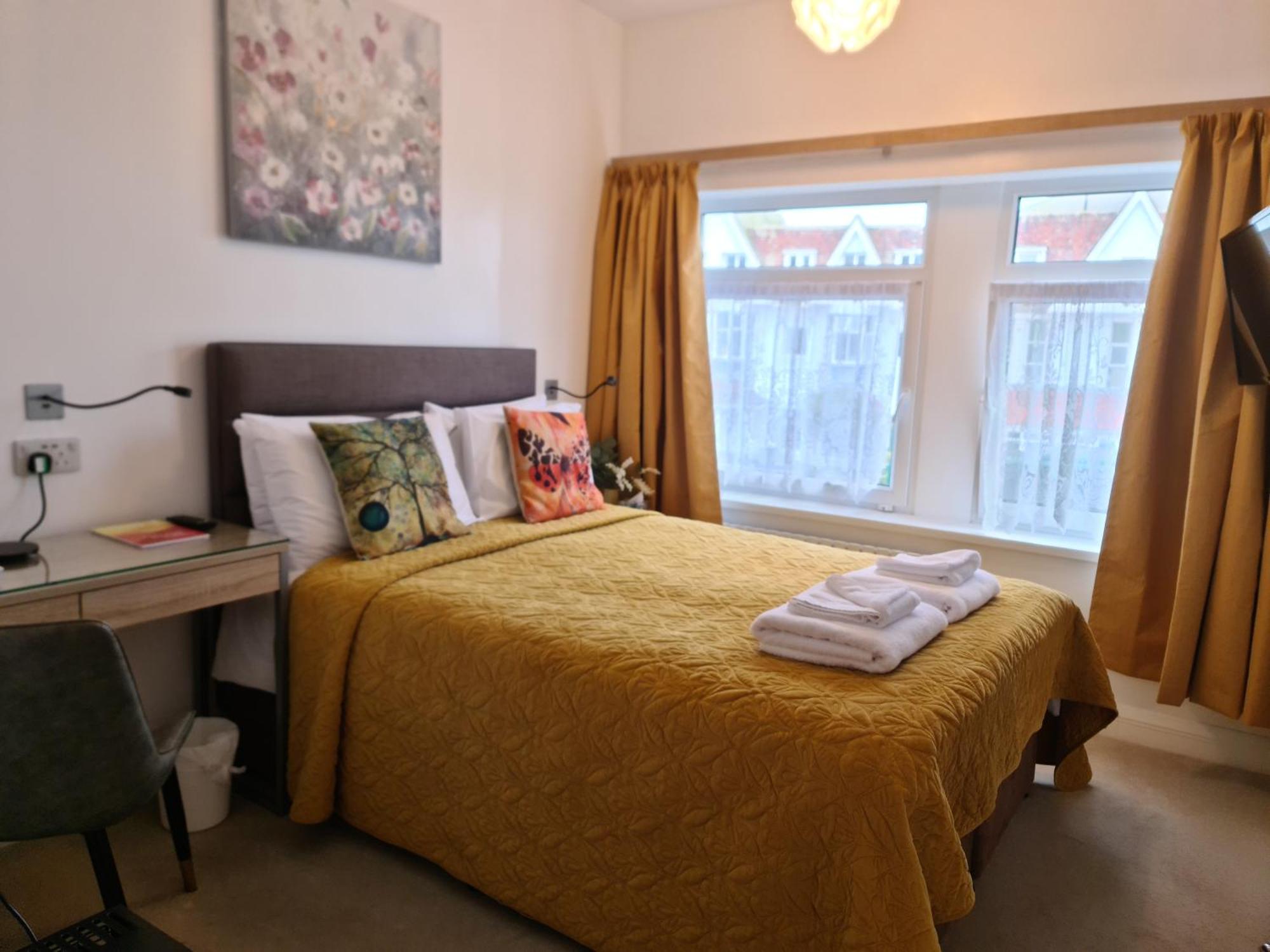 The Torland - Paignton Seafront - Free Parking, All Rooms En-Suite Bagian luar foto
