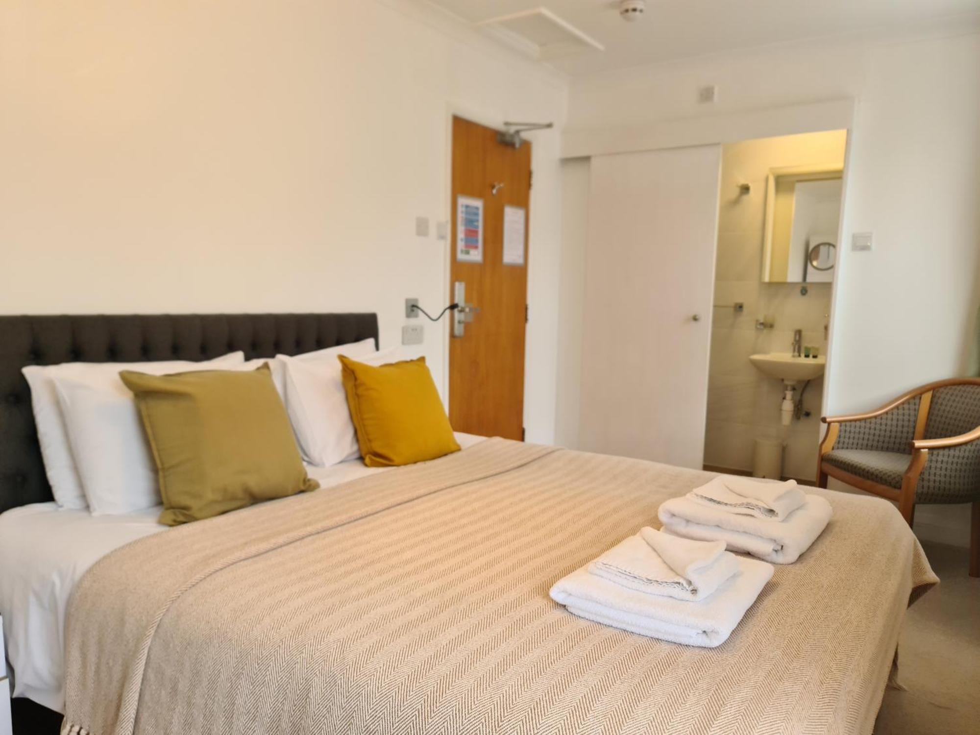 The Torland - Paignton Seafront - Free Parking, All Rooms En-Suite Bagian luar foto