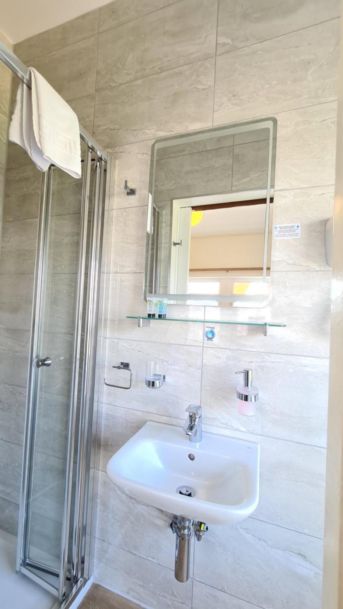 The Torland - Paignton Seafront - Free Parking, All Rooms En-Suite Bagian luar foto