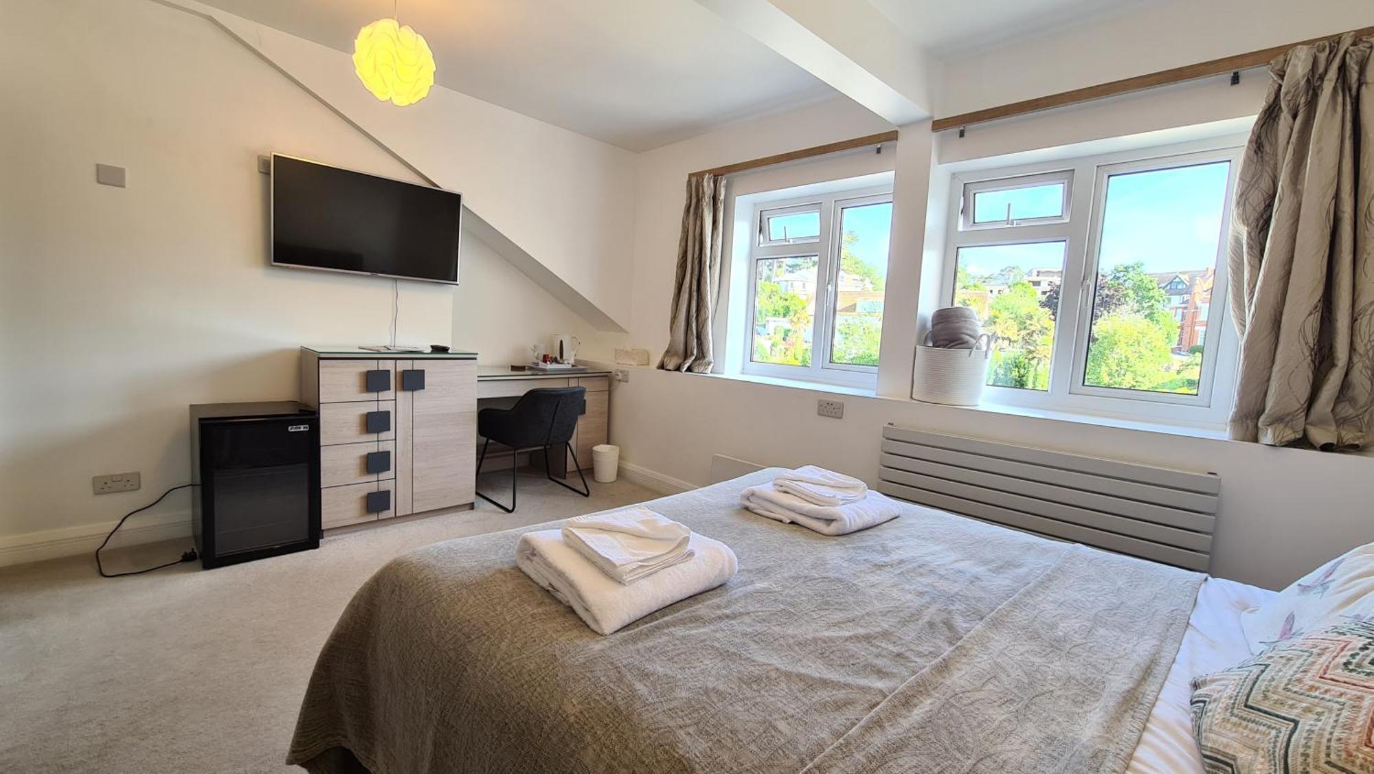 The Torland - Paignton Seafront - Free Parking, All Rooms En-Suite Bagian luar foto